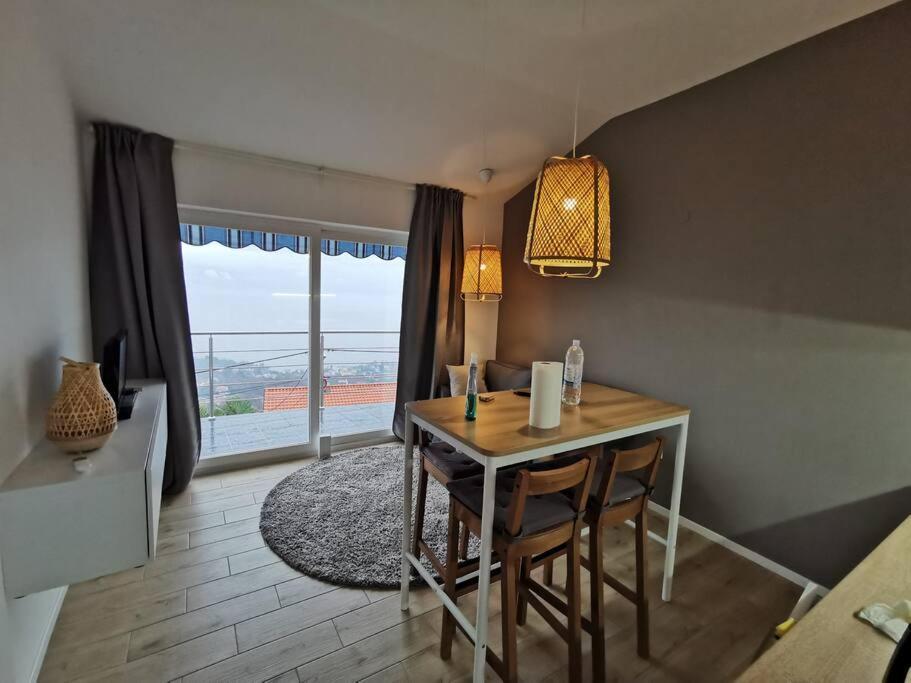 Ferienwohnung mit 180° Meerblick  Dobreć Exterior foto