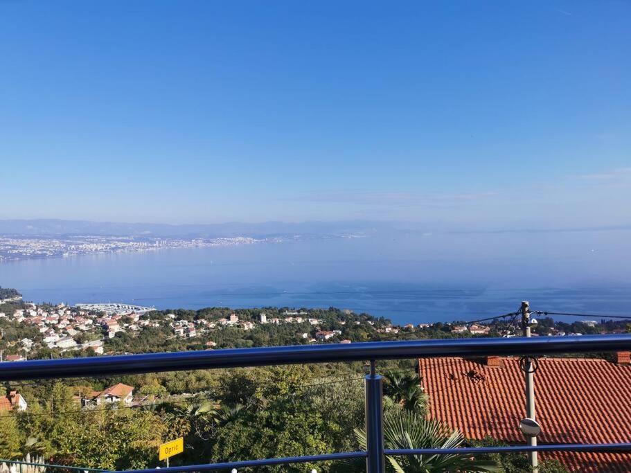 Ferienwohnung mit 180° Meerblick  Dobreć Exterior foto