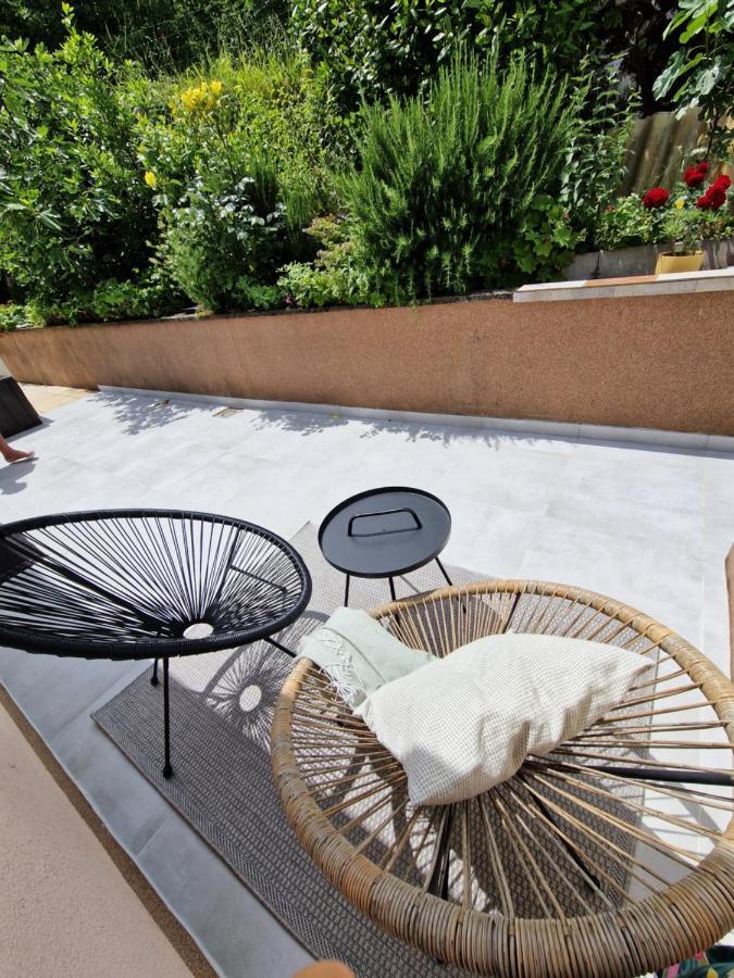 Ferienwohnung mit 180° Meerblick  Dobreć Exterior foto